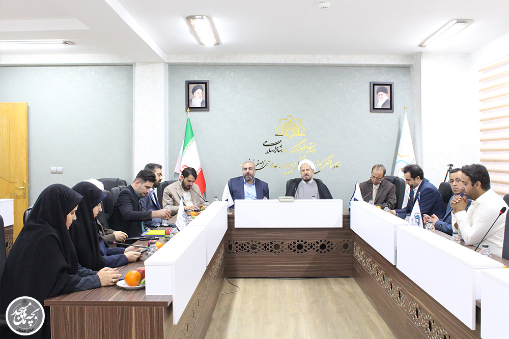 نشست صميمانه رئيس ستاد  کانونهاي مساجد کشور با کارکنان ستاد استان