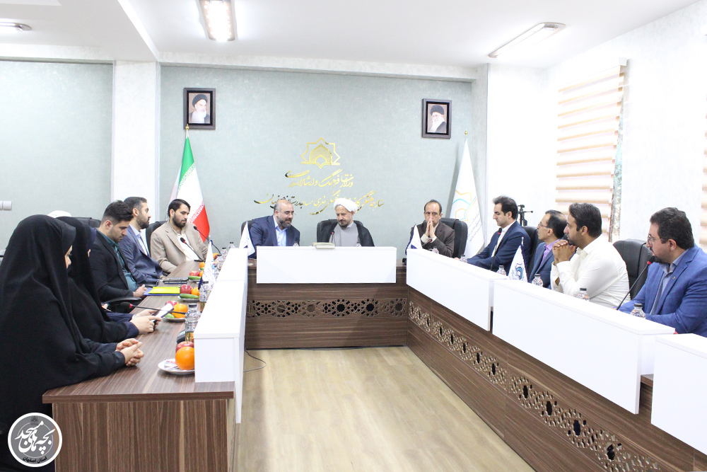 نشست صميمانه رئيس ستاد  کانونهاي مساجد کشور با کارکنان ستاد استان