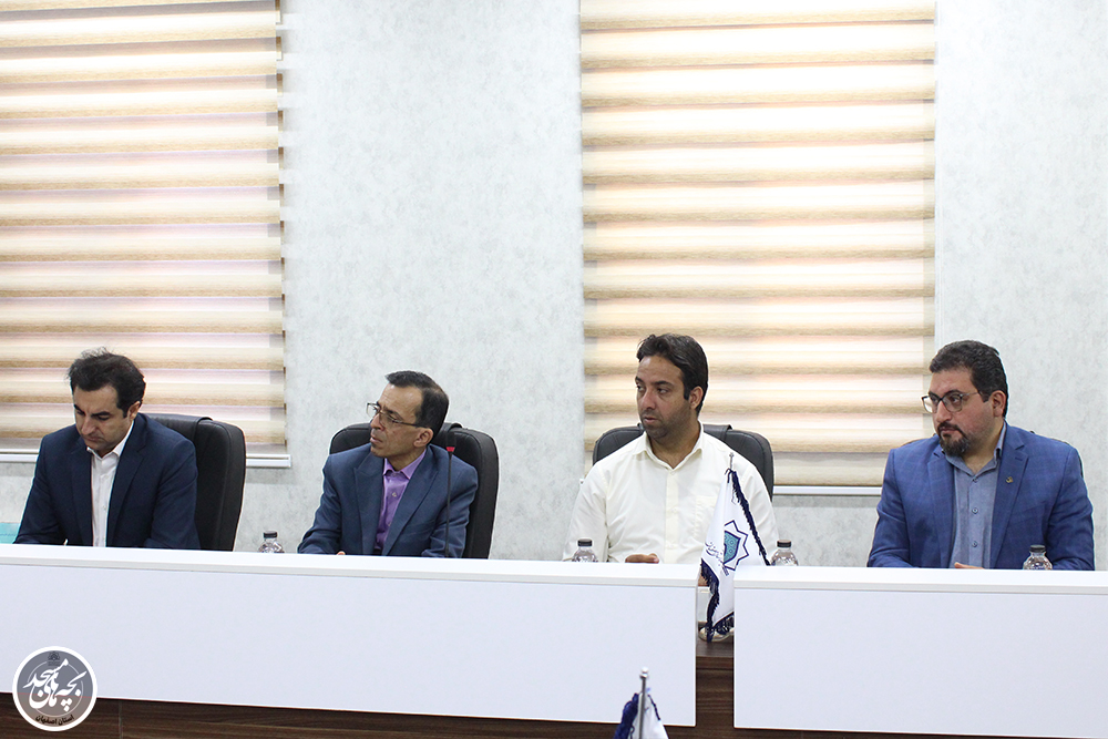 نشست صميمانه رئيس ستاد  کانونهاي مساجد کشور با کارکنان ستاد استان