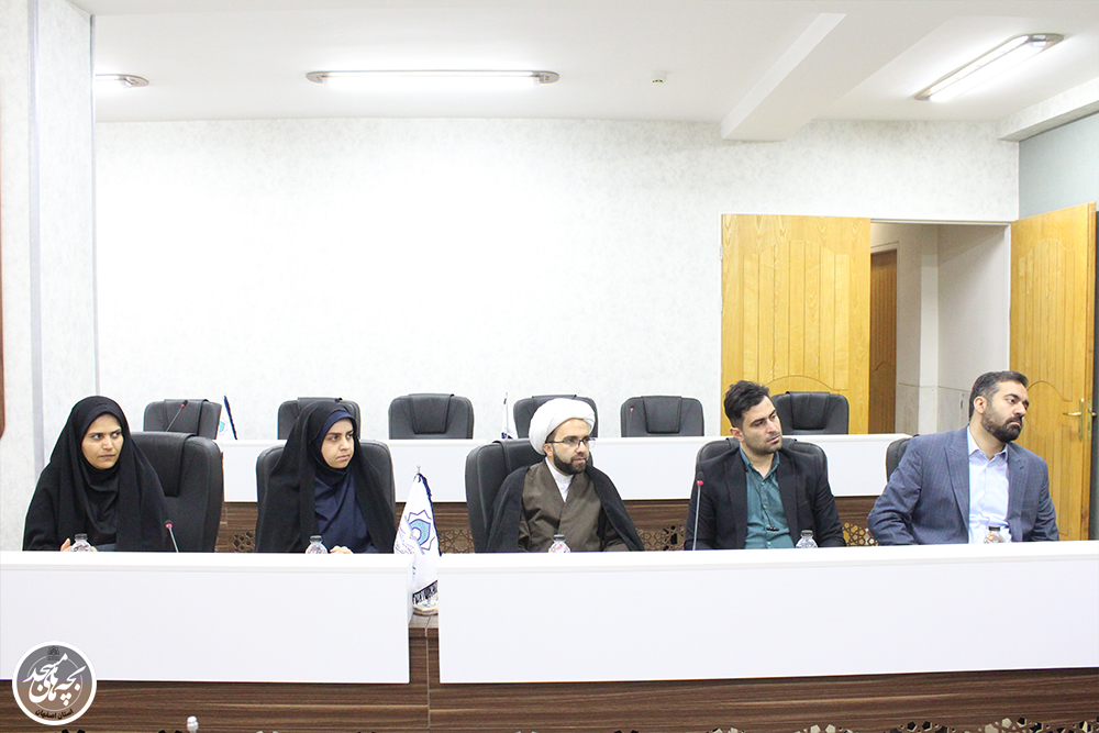 نشست صميمانه رئيس ستاد  کانونهاي مساجد کشور با کارکنان ستاد استان
